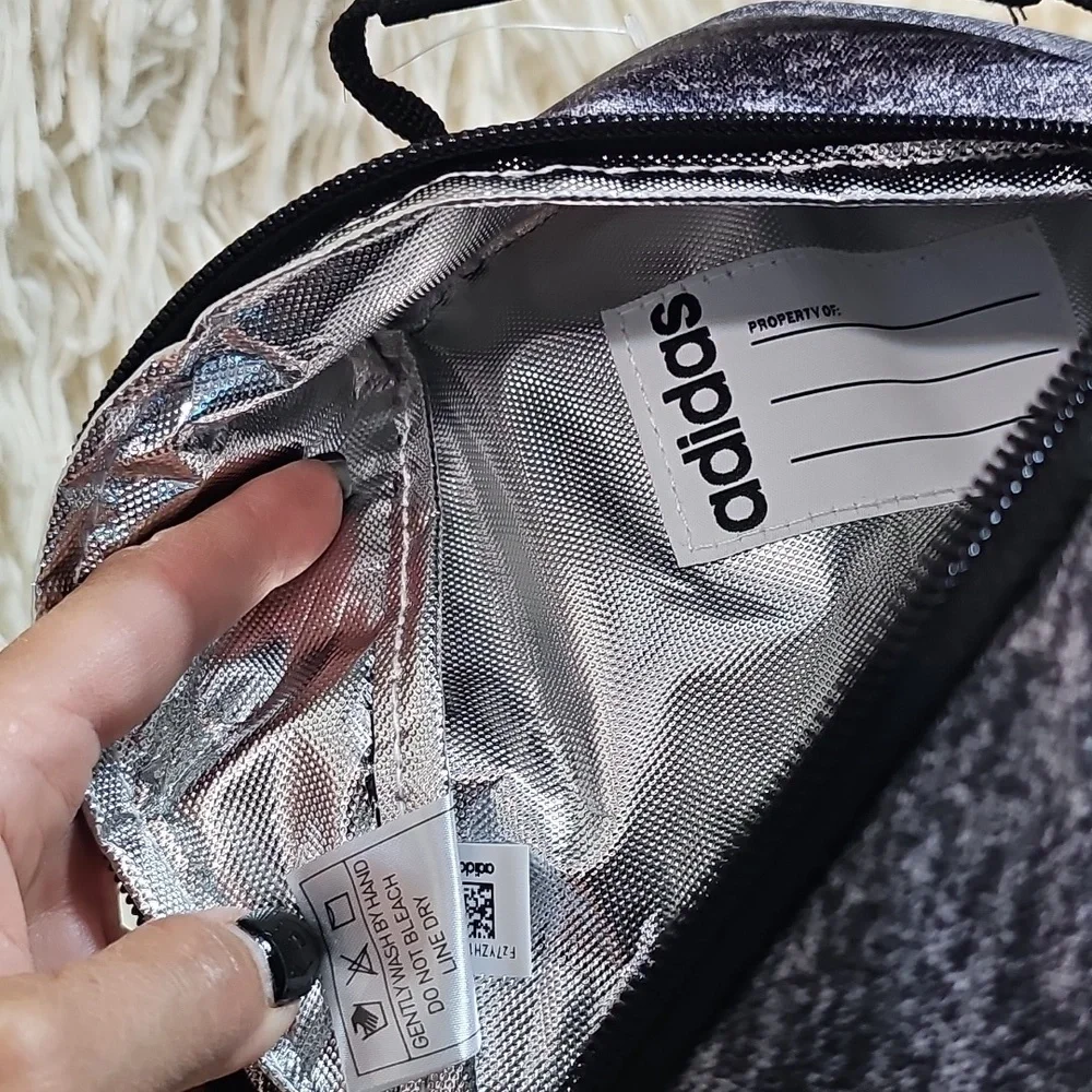 Adidas Santiago Lunch Bag - Picture 5 of 7